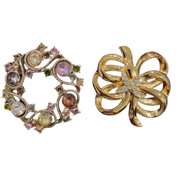Pair of Vintage Monet Brooches - Picture 1 of 7